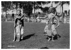Dansere i traditionel kjole, Bangkok, Thailand, begyndelsen af det 20. århundrede af Unbekannt
