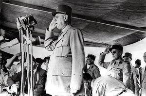 De Gaulle i Algeriet, maj 1958 af Unbekannt