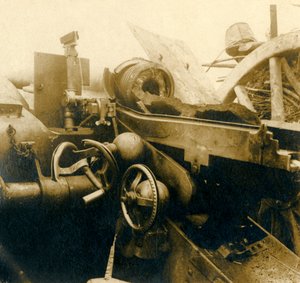 Ødelagt kanon, c1914-c1918 af Unbekannt