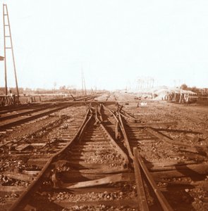 Ødelagte jernbanespor, Roeselare, Flandern, Belgien, c1914-c1918 af Unbekannt