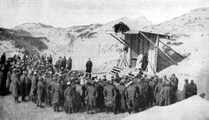Påskemesse i klitterne på Belgiens strande ved Nordsøen, Første Verdenskrig, 1915 af Unbekannt
