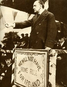 Edward Carson holder en tale, 1912, 1935. af Unbekannt