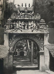Indgang til et hinduistisk tempel, Ceylon, 1926 af Unbekannt