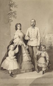 Kejser Franz Joseph I med kejserinde Elisabeth og deres børn ..., ca 1860. af Unbekannt