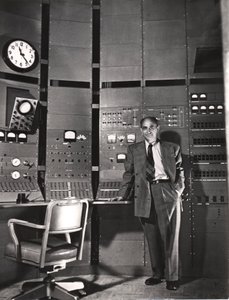 Enrico Fermi, italiensk-født amerikansk atomfysiker, c1942 af Unbekannt