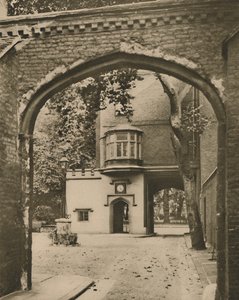 Indgang Courtyard og Gateway of the Charterhouse, c1935. af Unbekannt