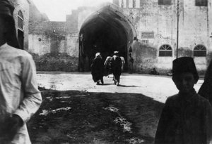 Indgangen til Bagdad-basaren, Mesopotamien, WWI, 1918 af Unbekannt