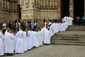 Indgangsprocessionl. Bispeordination. Amiens-katedralen, Amiens, Frankrig af Unbekannt