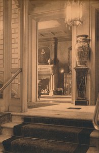 Indgang til foyeren på den cubanske ambassade i Bruxelles, Belgien, 1927. af Unbekannt