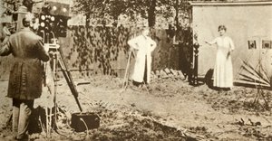 Eugene Lauste optager det første kombinerede levende billede og lyd, c1905, 1935. af Unbekannt