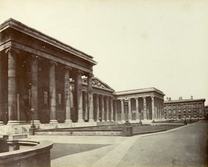 Eksteriør af British Museum, Great Russell Street, London, 1887 af Unbekannt