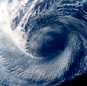 Øje af den tropiske storm Blanca fotograferet mellem 17. og 24. juni 1985 af Unbekannt