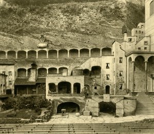 Faust Town i Felsenreitschule, Salzburg, Østrig, c1935. af Unbekannt