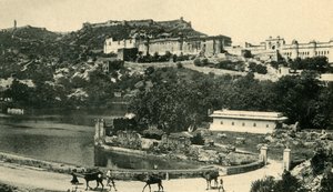 Fort og palads, Amber. af Unbekannt