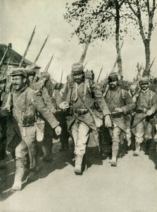 Franske tropper på march, Første Verdenskrig, 1914-1918, c1920. af Unbekannt