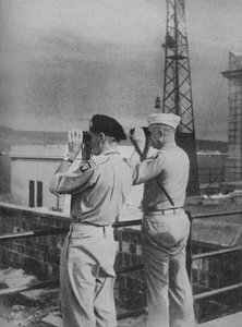 Generaler Montgomery og Eisenhower udsigt fra en balkon i Messina, det italienske fastland, 1943-44 af Unbekannt
