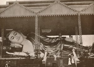 Gigantisk tilbagelænet figur af Buddha, Pegu, 1900. af Unbekannt