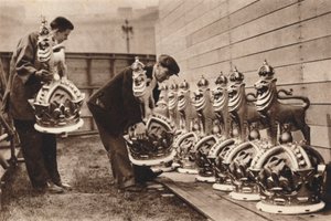 Forgyldte kroner til indkøbscentret, 1937 af Unbekannt