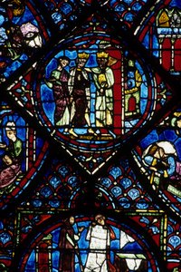 Gotisk arkitektur. Histoire de Charlemagne (detalje): Charlemagne (742-814) modtaget af Konstantin I, byzantinsk kejser. Glasmosaik af det nordlige ambulatorium, absidial. Cathedrale de Chartres. af Unbekannt