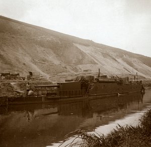 Kanonbåd, Genicourt, Nordfrankrig, c1914-c1918 af Unbekannt