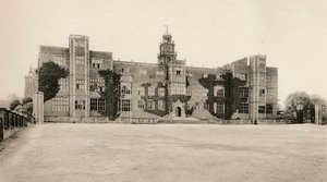 Hatfield House - North Front, c1500-tallet, 1904 af Unbekannt