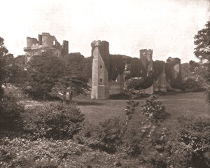 Herstmonceux Castle, East Sussex, 1894. af Unbekannt