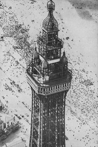 Holiday-Makers Go Aloft, c1935 af Unbekannt