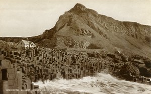 Horisontale søjler, Giants Causeway, slutningen af det 19.-begyndelsen af det 20. århundrede. af Unbekannt