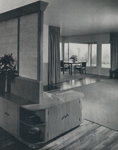 Hus i Pomona, Californien ... med udsigt over stuen, 1942. af Unbekannt