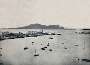 Howth - General View of the Harbour and Irelands Eye, 1895 af Unbekannt