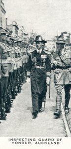 Inspecting Guard of Honour, Auckland, 1927 1937 af Unbekannt
