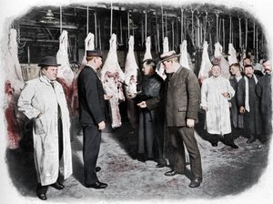 Inspicerer kød på Smithfield Market, City of London, c1903 1903 af Unbekannt