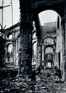 Interiør af kirken St. Mary Le Bow, Cheapside udbrændt i et luftangreb, 1941 af Unbekannt