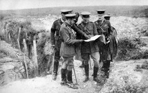 Kong George V 1865-1936 ved St Georges Hill, nær Fricourt, 10. august 1916, 1936 af Unbekannt