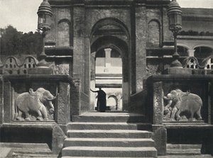 Kloster i den hellige tands tempel Dalada Maligawa Vihara, Kandy, 1926 af Unbekannt