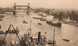 London - Tower Bridge og poolen, c1910 af Unbekannt