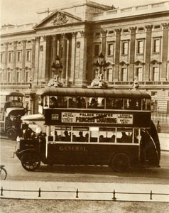 Londons nye all-weather bus, 1927, 1935. af Unbekannt
