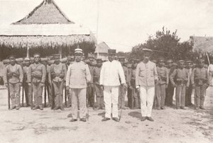 Madeira-Mamore Railway: På grænsen mellem Bolivia og Brasilien: Bolivianske officerer og soldater, 1914 af Unbekannt
