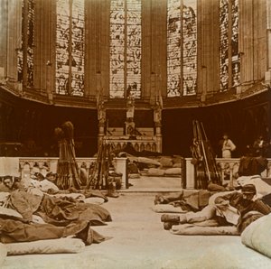 Provisorisk kaserne i en kirke, Marne, Nordfrankrig, 1914. af Unbekannt