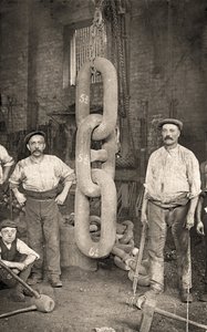 Fremstilling af Titanics ankerkæde ved Hingley & Sons, ca. 1909 (foto) af Unbekannt