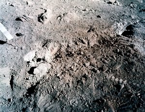 Bemandet rumflyvning, USA, Apollo 17 Orange jord på månen af Unbekannt