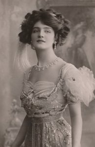Miss Lily Elsie, 1886-1962, The Merry Widow., c1930. af Unbekannt