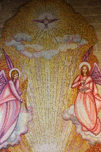 Mosaik i Sacro Cuore di Gesu kirke: engle og helligånd, Gallipoli, Italien af Unbekannt