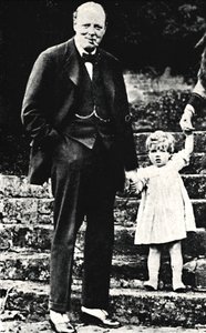 Mr. Churchill med sin datter, 1924, 1945. af Unbekannt