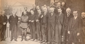Mr. Lloyd George, premierminister, og nogle af hans kolleger i 1917, c1917, 1935 af Unbekannt