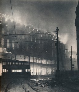 Ni timers bombning. Da Sheffields tur kom, var det midtvinter. 1940 1942 af Unbekannt