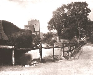 Old Moat, Portchester Castle, Hampshire, 1894. af Unbekannt