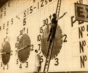 Malere på arbejde på White City-tasken, West London, 1932, 1933. af Unbekannt