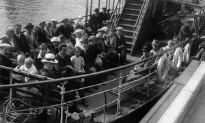 Passagerer om bord på en båd, Bournemouth, Dorset, 1921 af Unbekannt