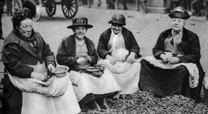 Ærtebeskydning i Covent Garden, London, 1926-1927 af Unbekannt